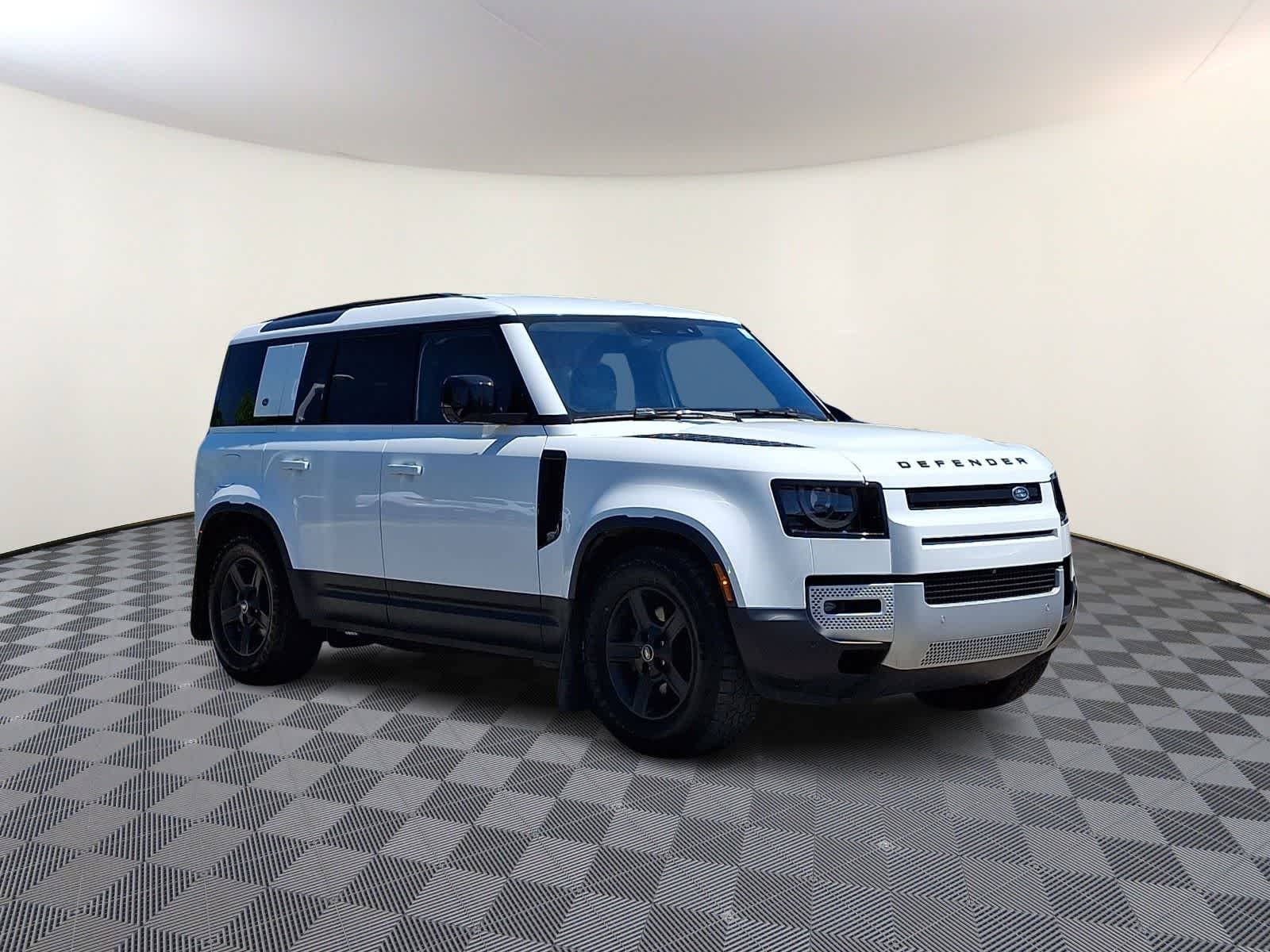 Thumbnail: 2022 Land Rover Defender - 4