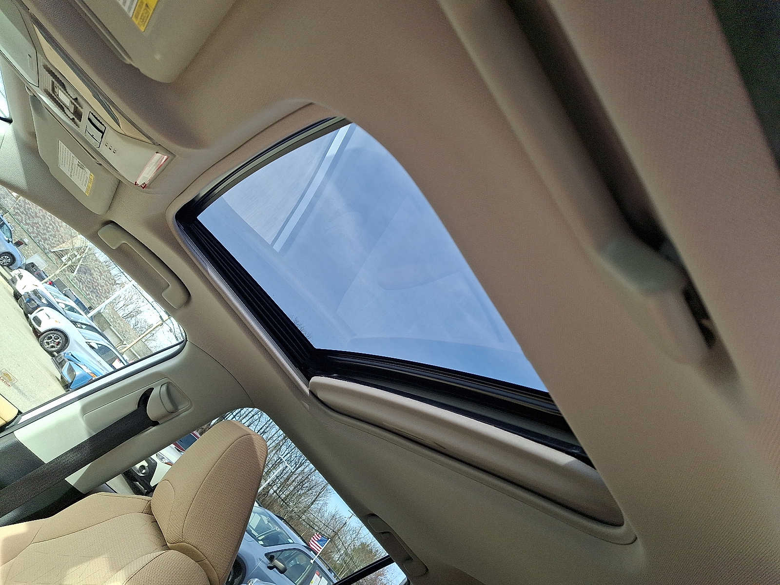 Thumbnail: 2019 Toyota RAV4 - 17