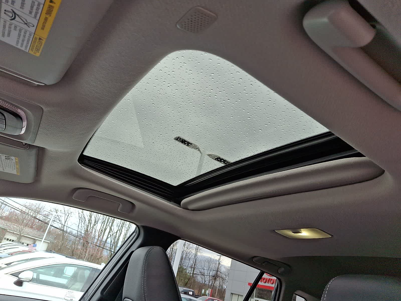 Thumbnail: 2022 Toyota Corolla Cross - 17