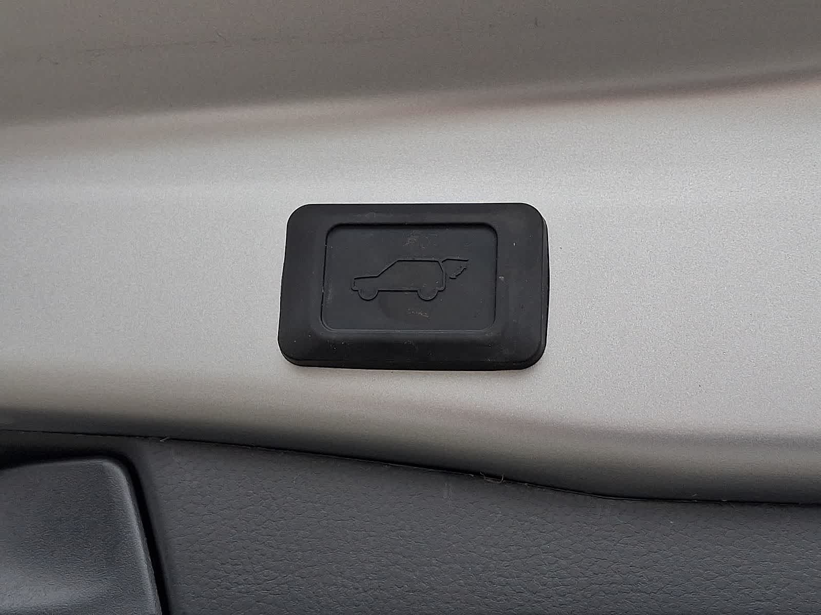 Thumbnail: 2025 Toyota RAV4 - 32