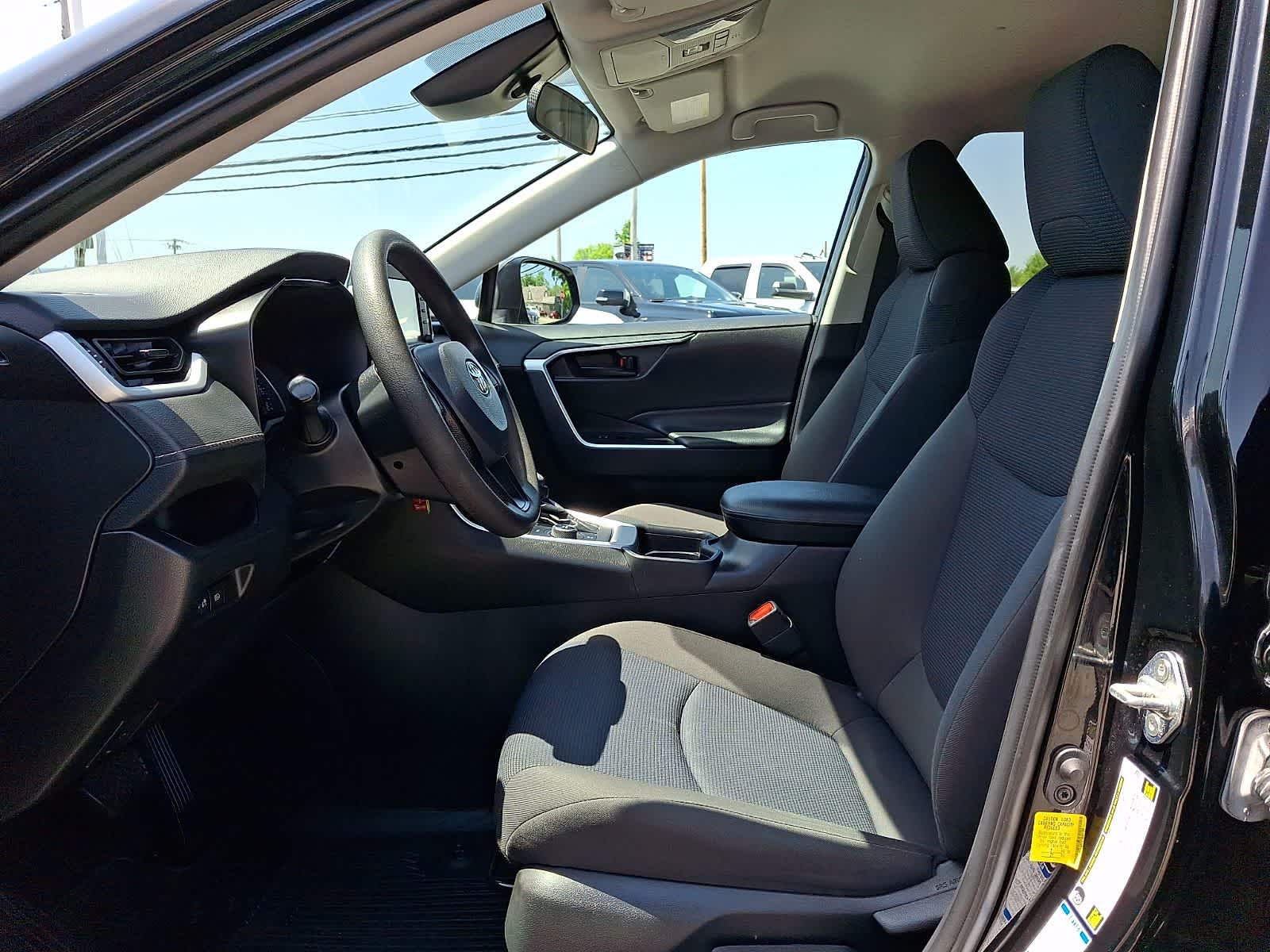 Thumbnail: 2021 Toyota RAV4 - 17