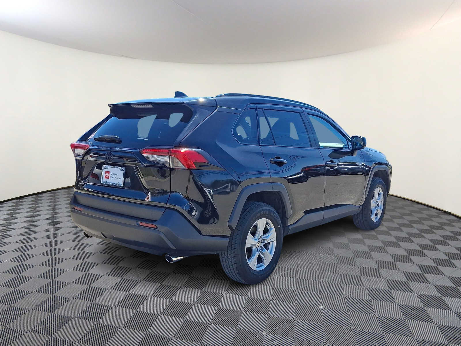 Thumbnail: 2021 Toyota RAV4 - 6