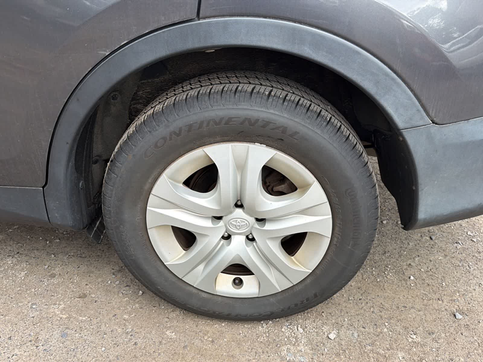 Thumbnail: 2015 Toyota RAV4 - 21