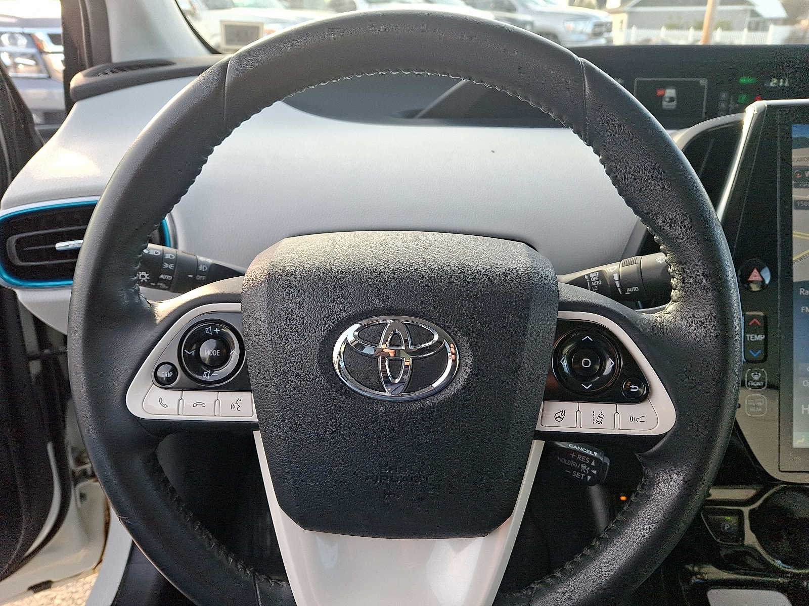 Thumbnail: 2017 Toyota Prius Prime - 21