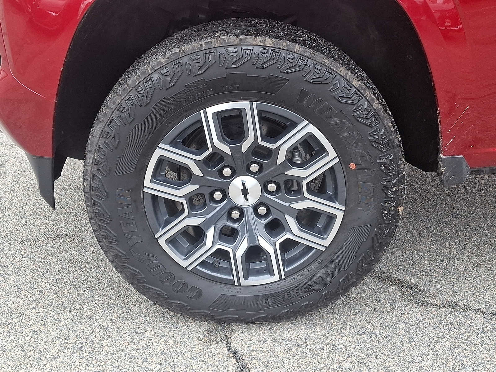 Thumbnail: 2024 Chevrolet Colorado - 17