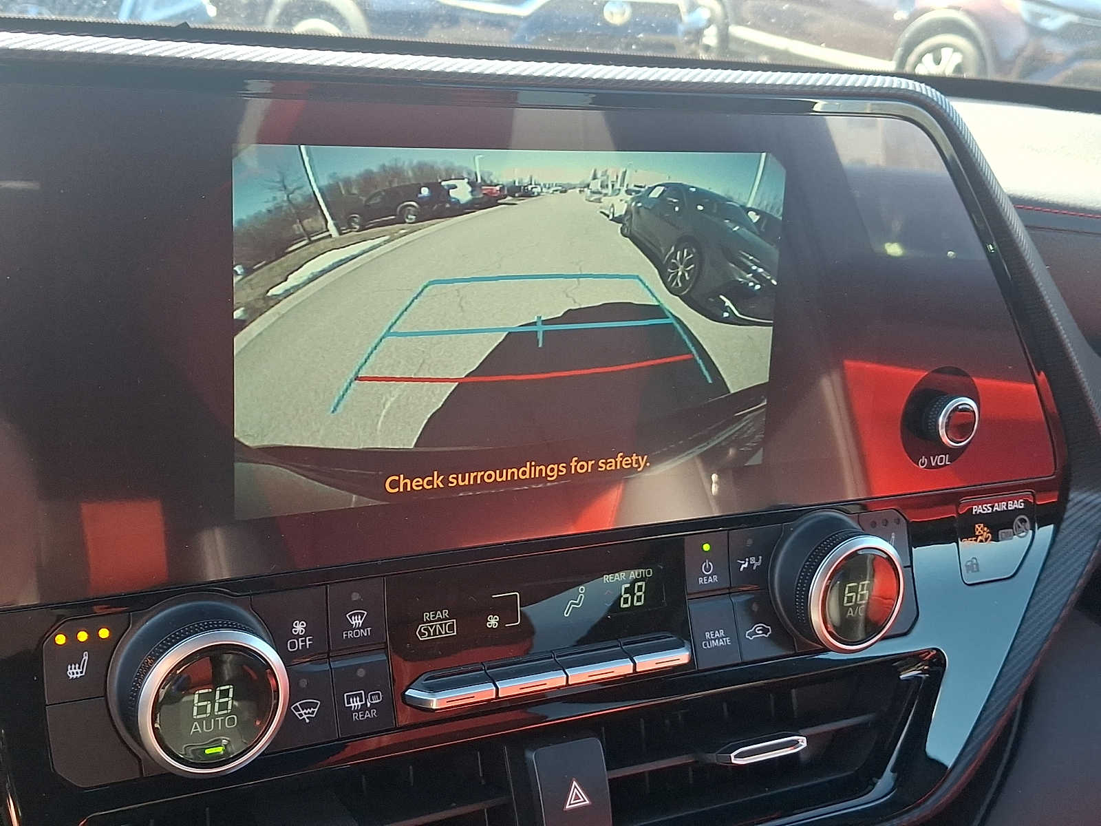 Thumbnail: 2024 Toyota Highlander - 23