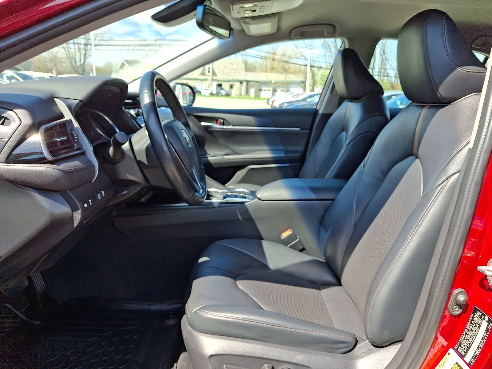 Thumbnail: 2020 Toyota Camry - 16