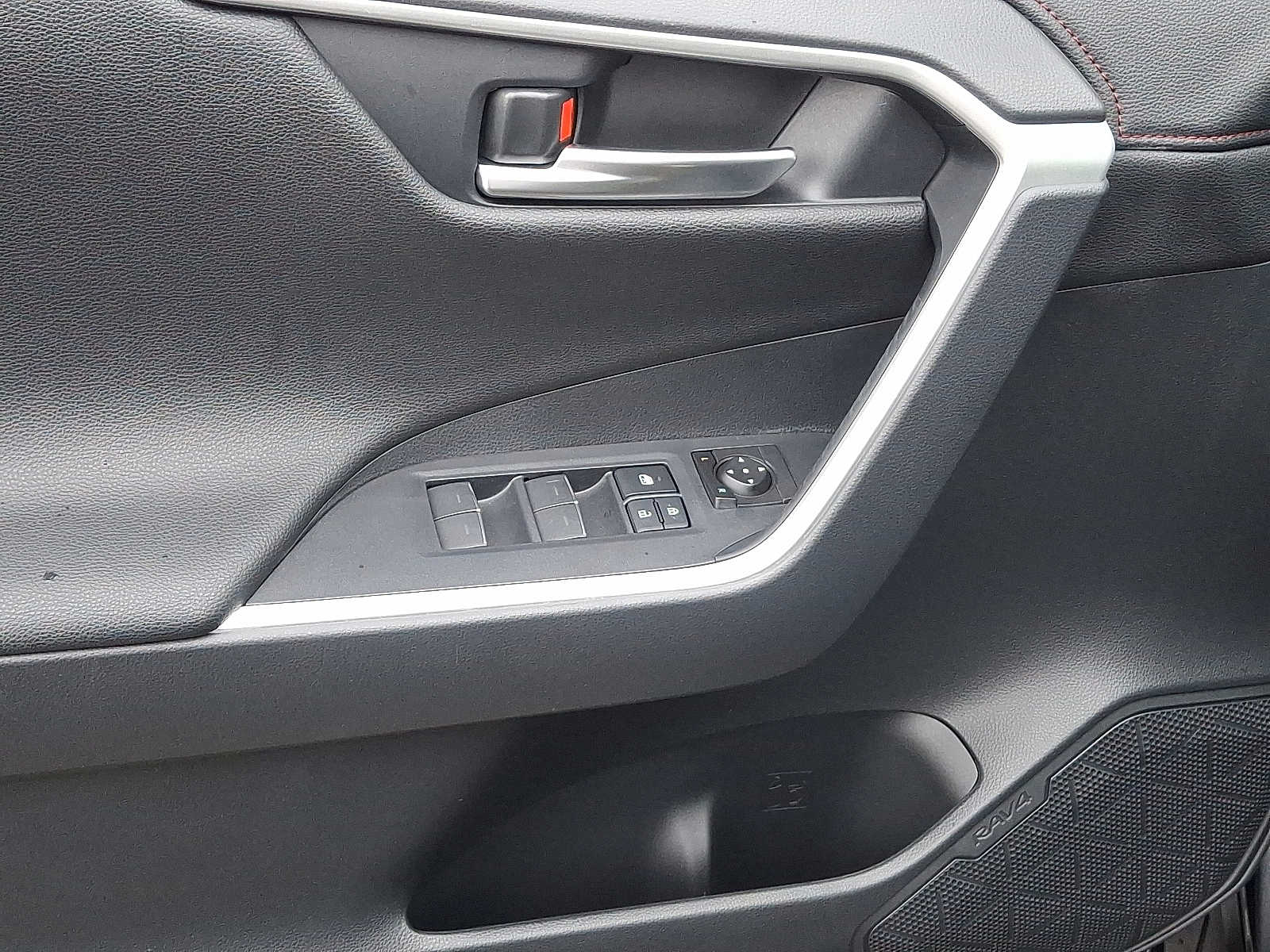 Thumbnail: 2024 Toyota RAV4 - 14