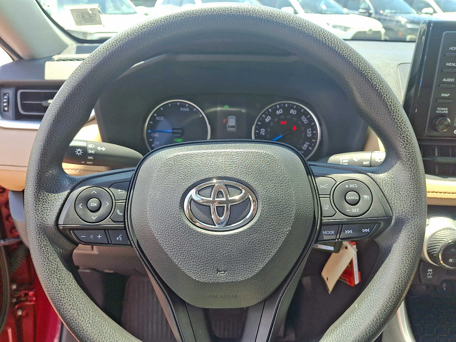 Thumbnail: 2022 Toyota RAV4 - 17