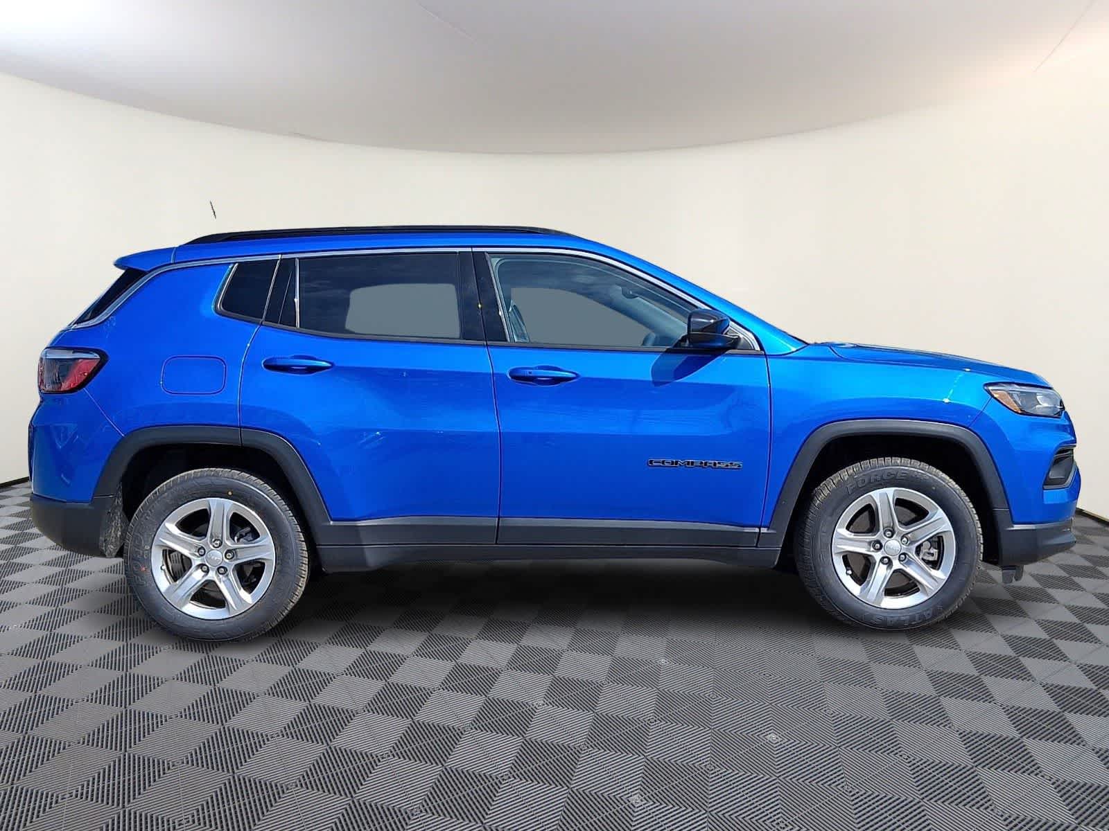 Thumbnail: 2023 Jeep Compass - 8