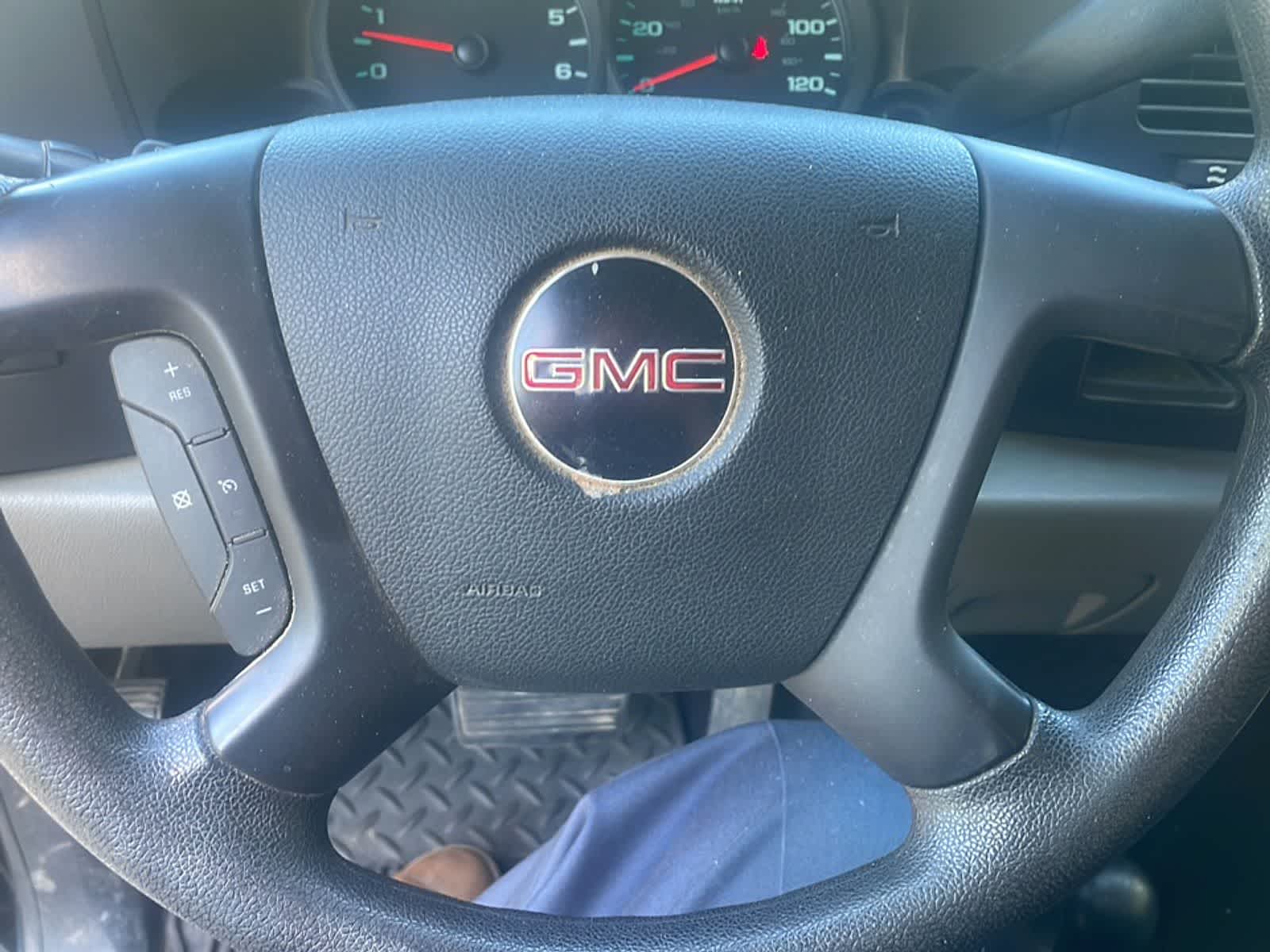 Thumbnail: 2011 GMC Sierra 1500 - 14