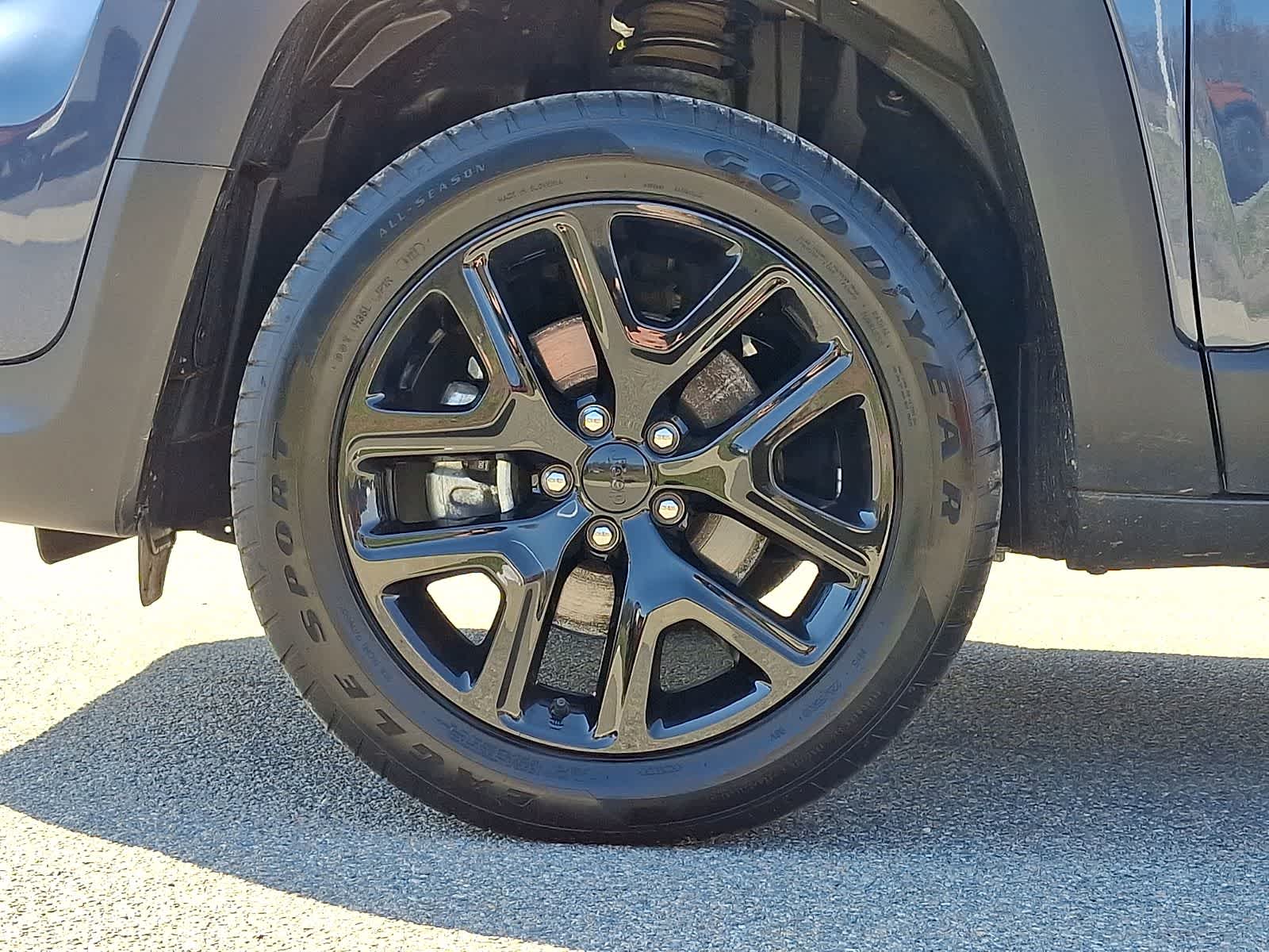 Thumbnail: 2022 Jeep Renegade - 9