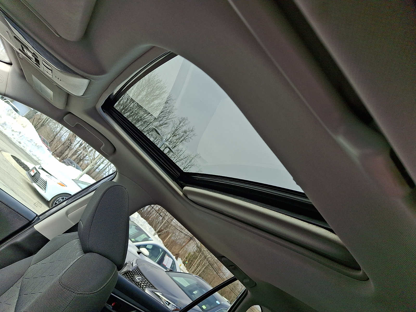 Thumbnail: 2021 Toyota RAV4 - 16