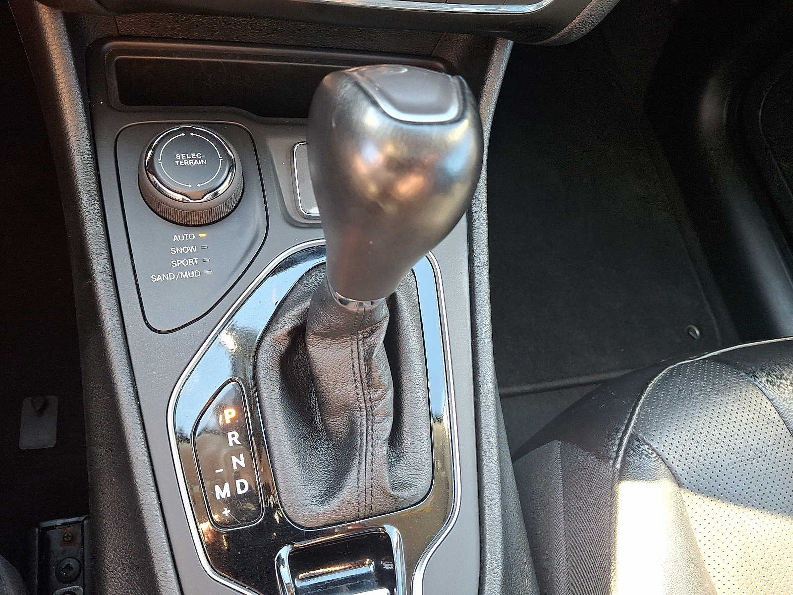 Thumbnail: 2022 Jeep Cherokee - 13