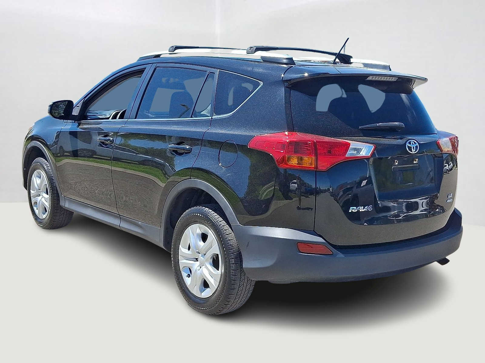 Thumbnail: 2015 Toyota RAV4 - 8
