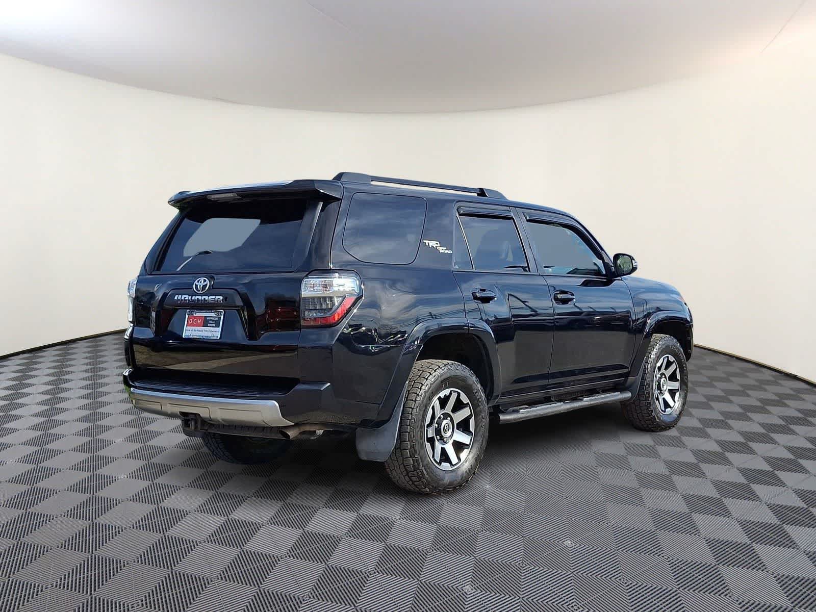 Thumbnail: 2019 Toyota 4Runner - 6