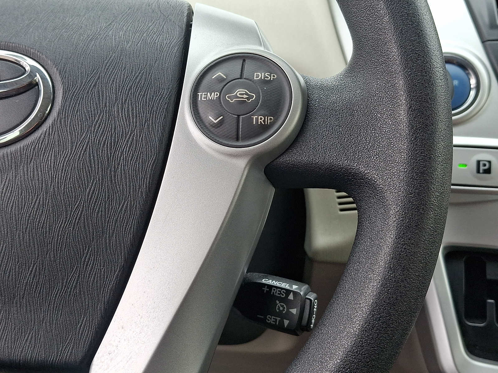 Thumbnail: 2012 Toyota Prius v - 23