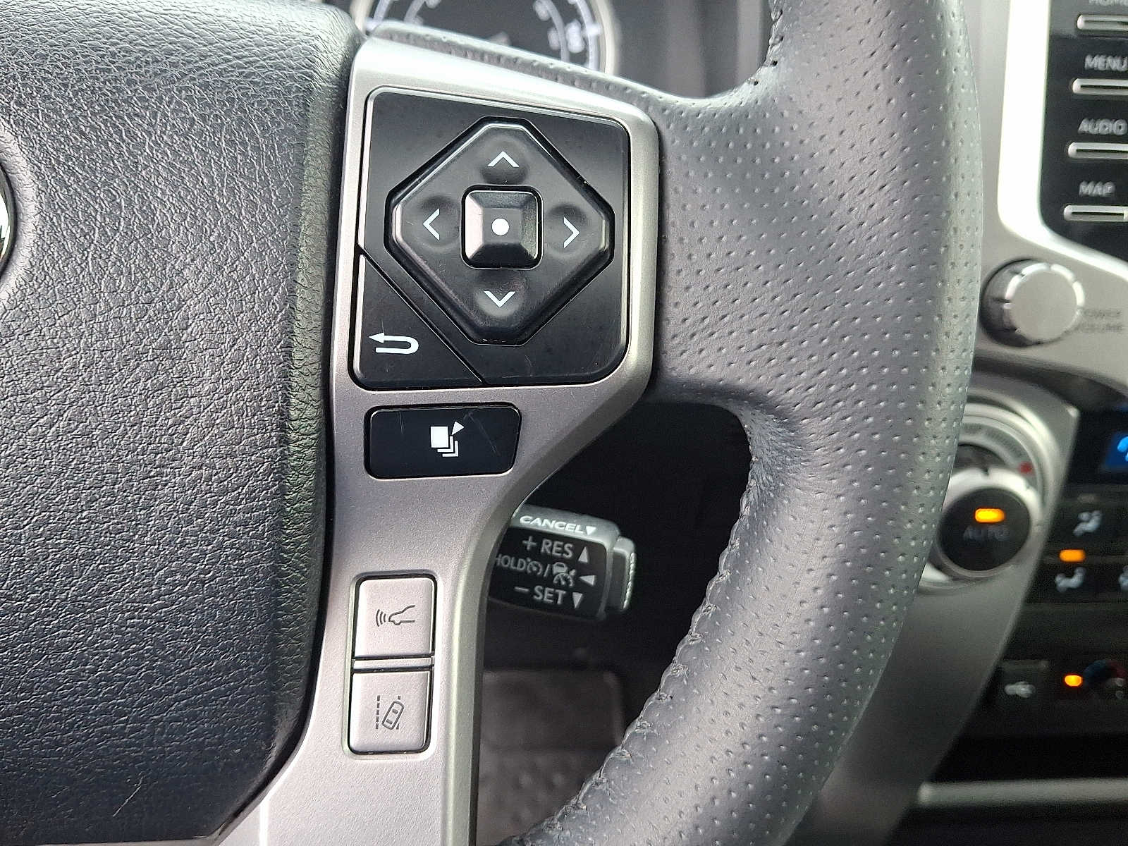 Thumbnail: 2022 Toyota 4Runner - 26