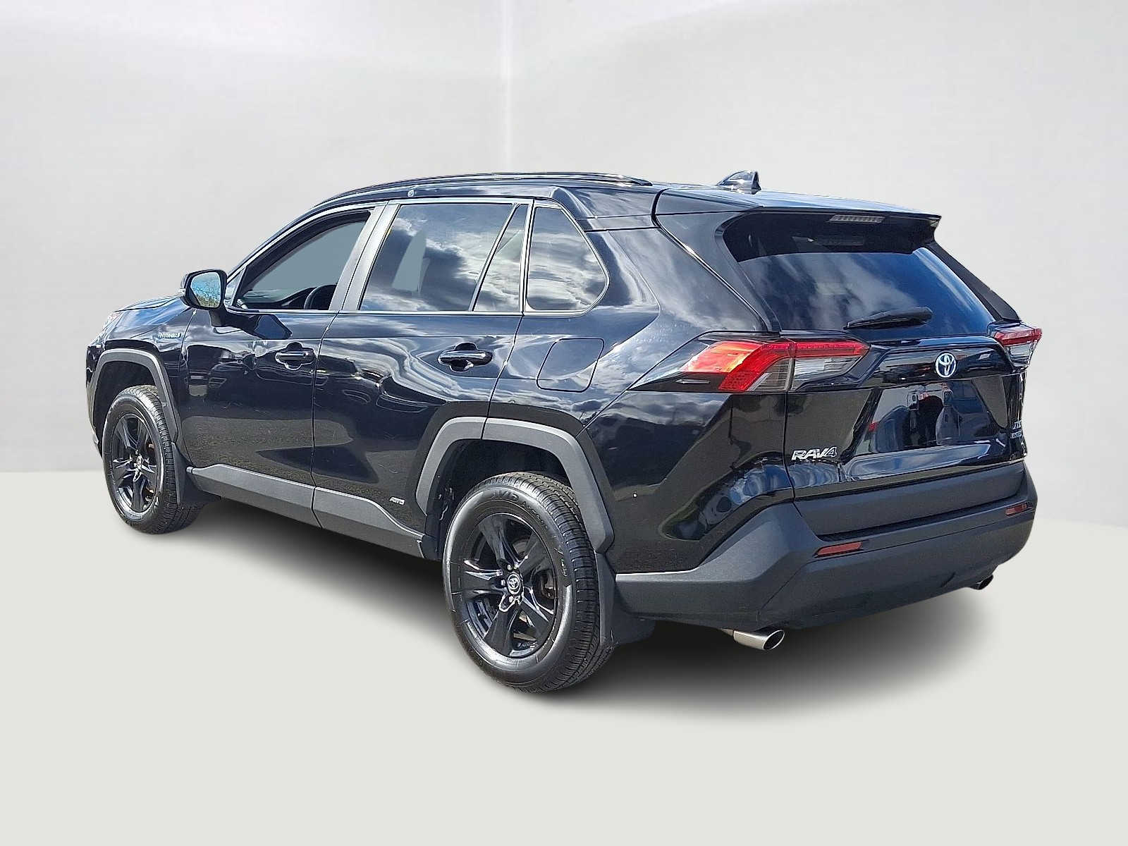 Thumbnail: 2021 Toyota RAV4 - 9
