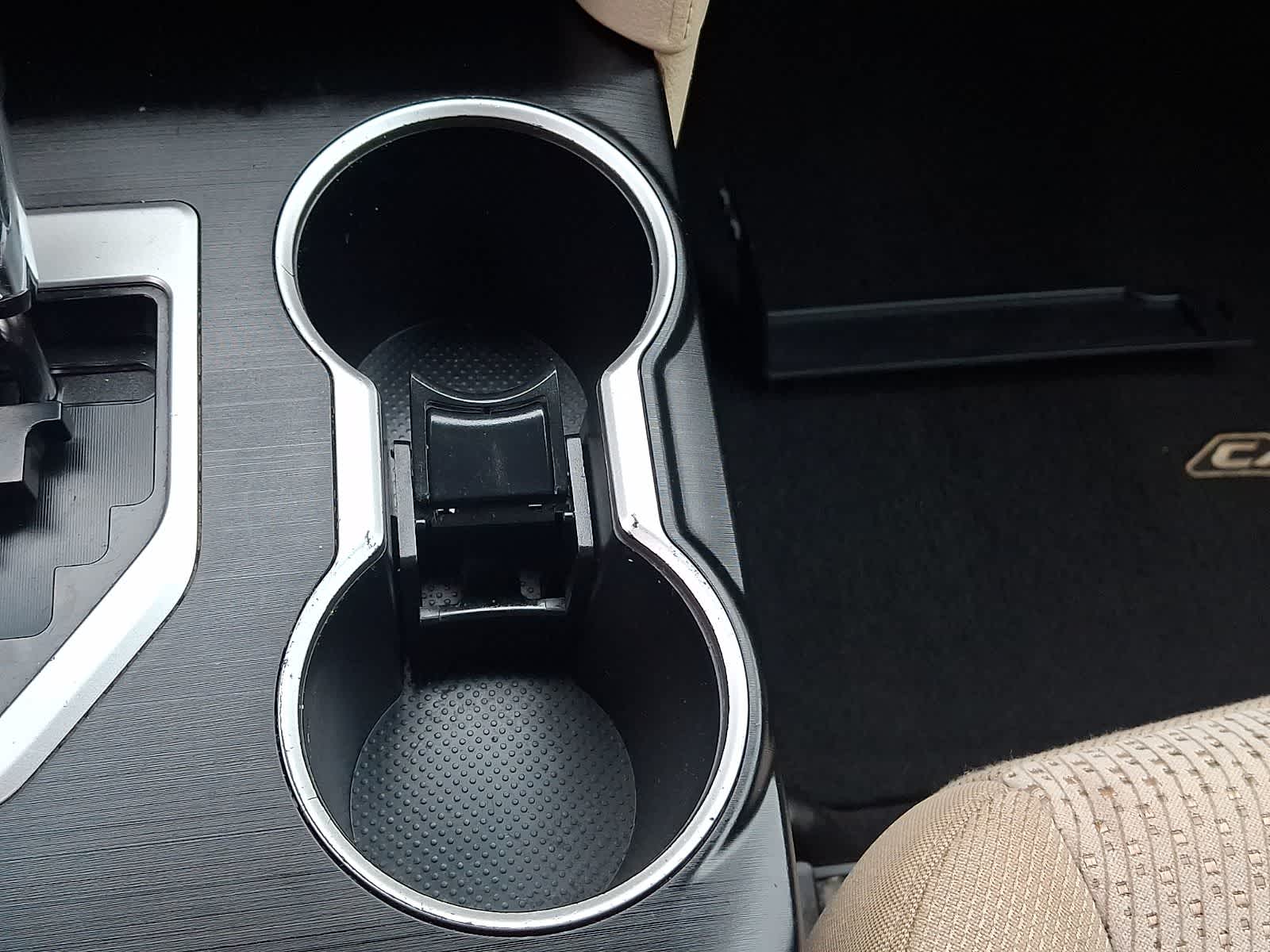 Thumbnail: 2012 Toyota Camry - 25