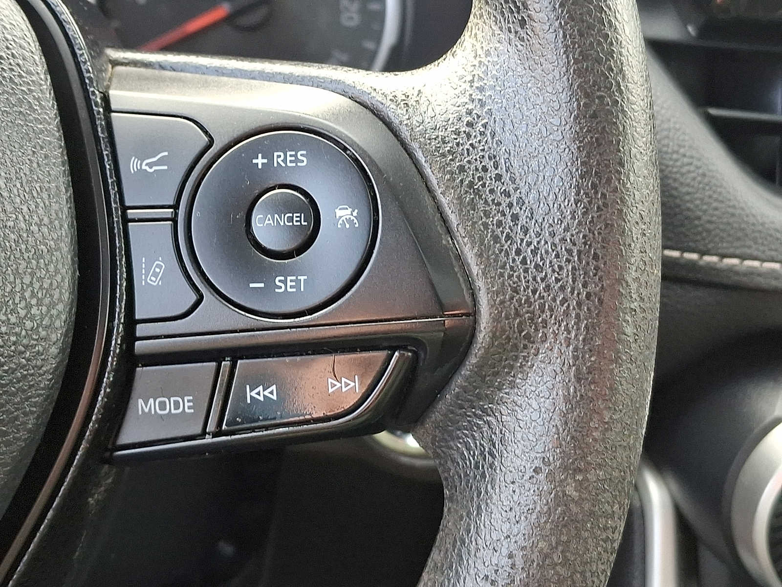 Thumbnail: 2021 Toyota RAV4 - 24