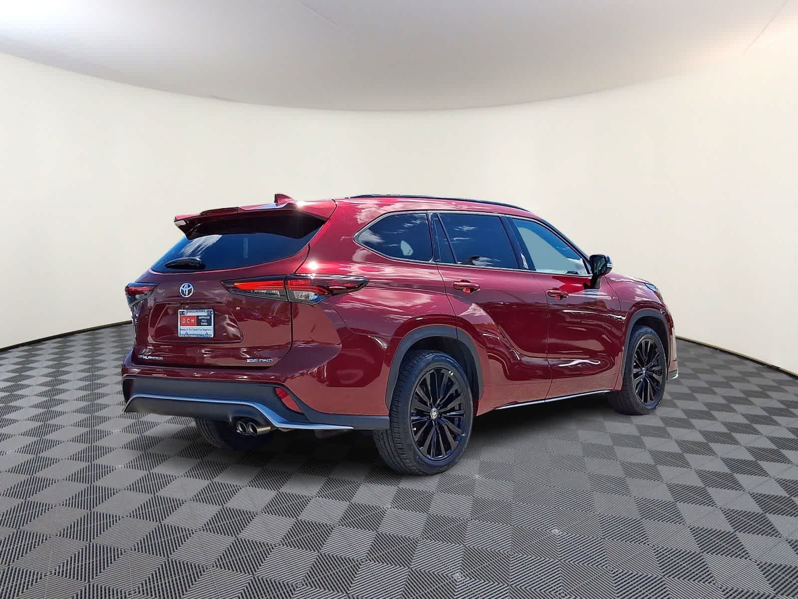 Thumbnail: 2024 Toyota Highlander - 6