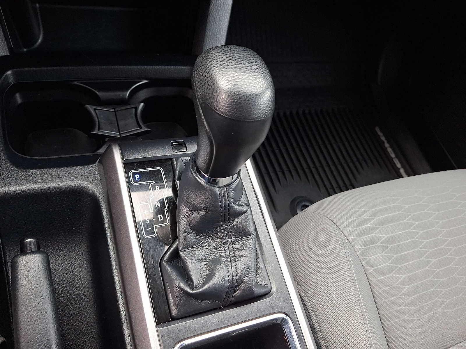 Thumbnail: 2019 Toyota Tacoma - 17