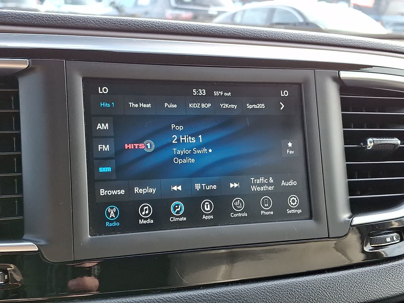 Thumbnail: 2019 Chrysler Pacifica - 18