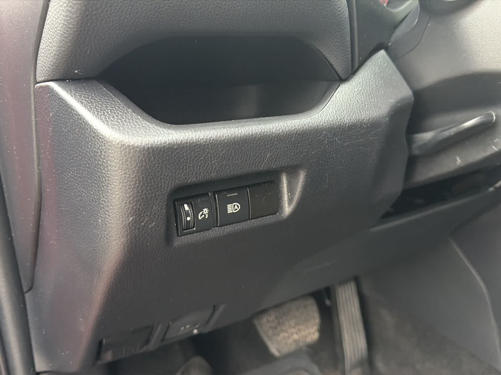 Thumbnail: 2022 Toyota RAV4 - 11