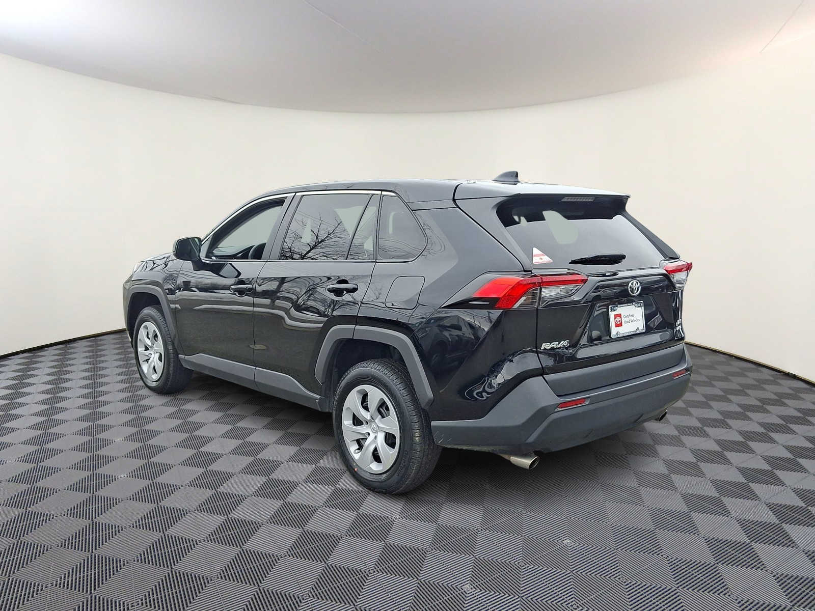 Thumbnail: 2024 Toyota RAV4 - 9