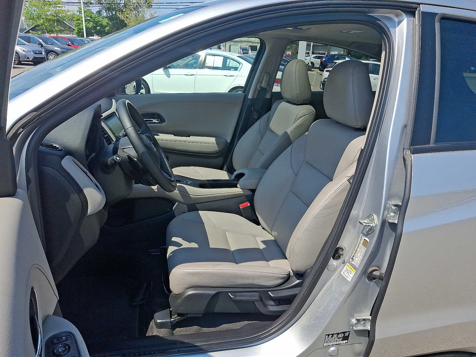 Thumbnail: 2016 Honda HR-V - 14