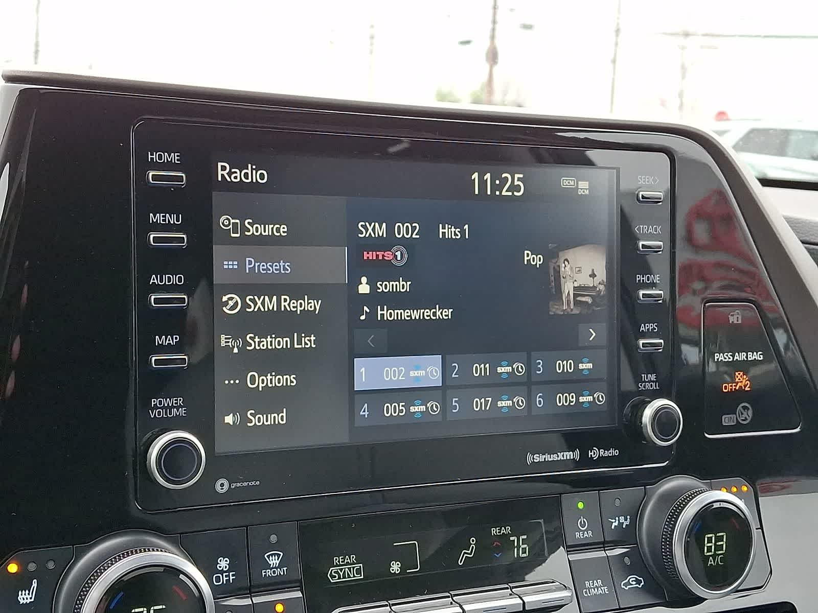 Thumbnail: 2022 Toyota Highlander - 22