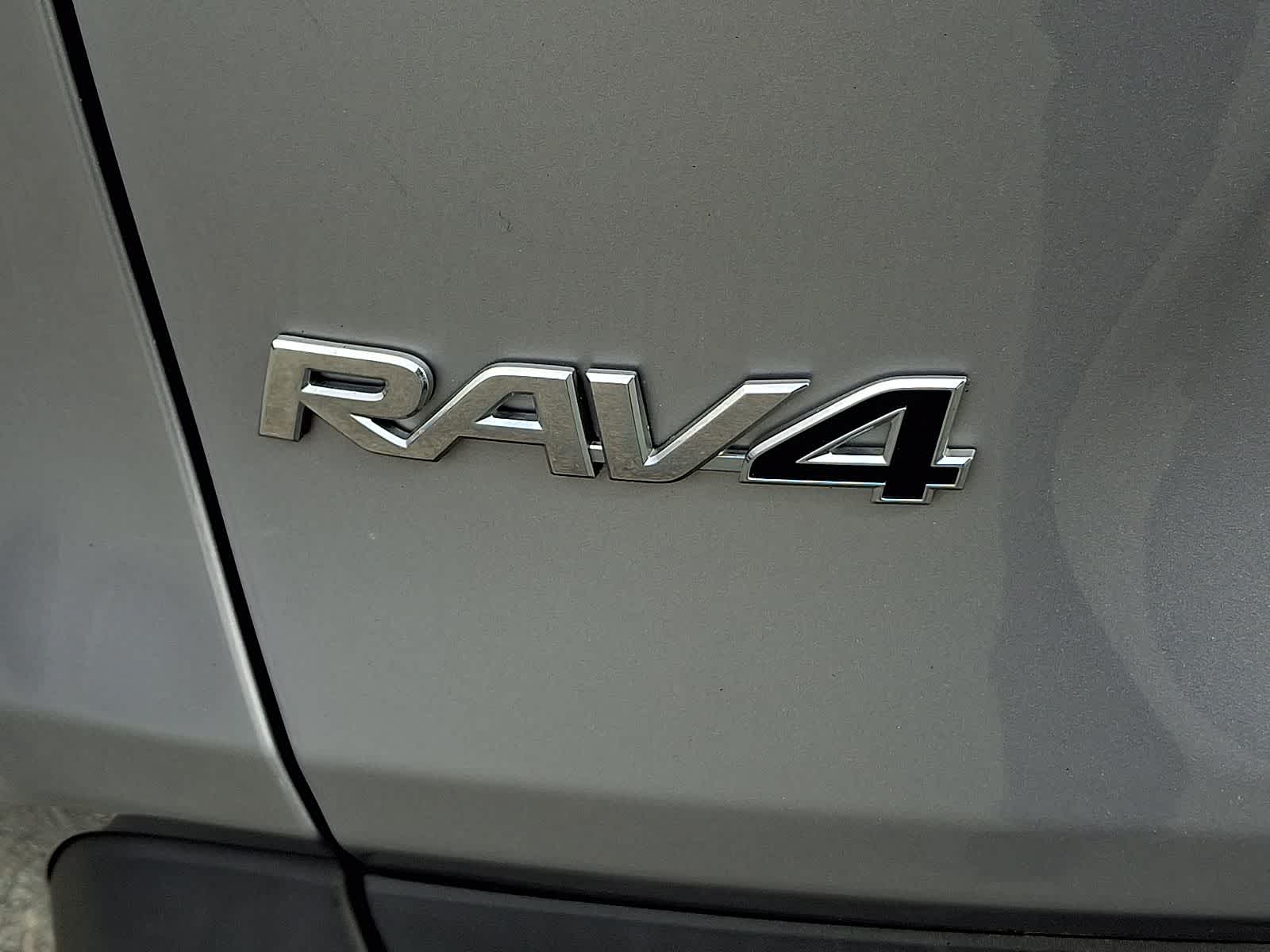 Thumbnail: 2021 Toyota RAV4 - 31
