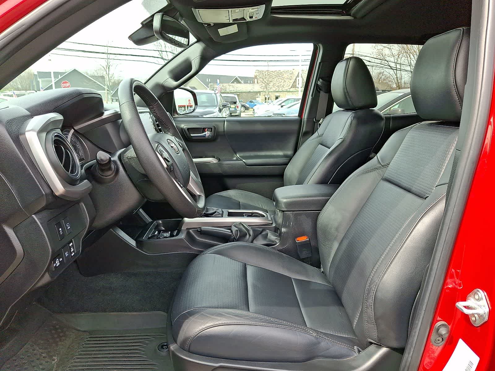 Thumbnail: 2023 Toyota Tacoma - 15