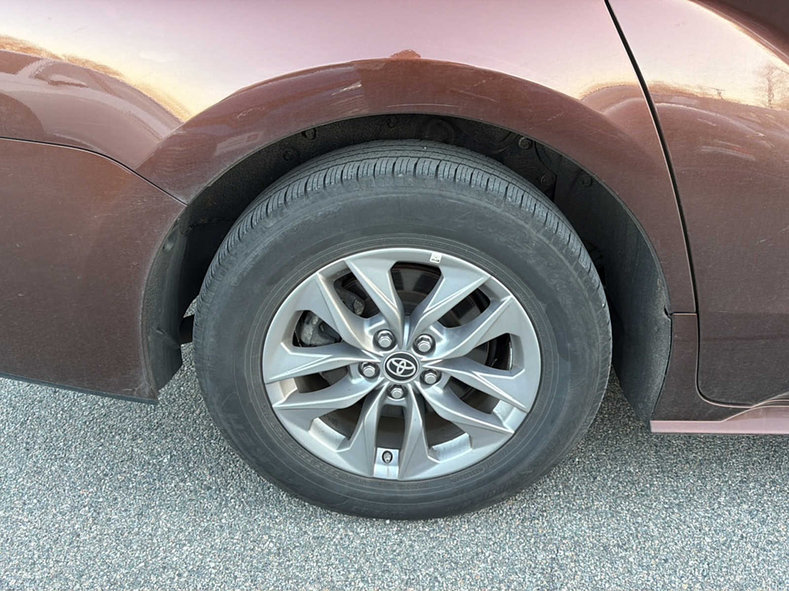 Thumbnail: 2024 Toyota Sienna - 24