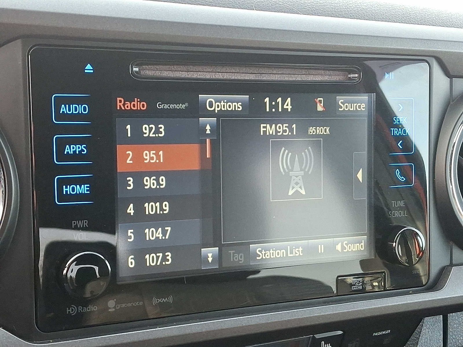 Thumbnail: 2017 Toyota Tacoma - 20