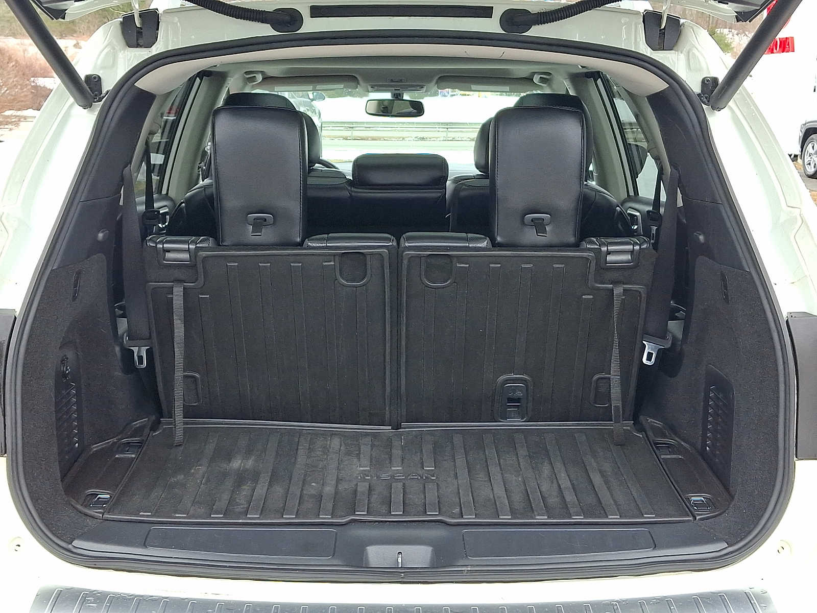 Thumbnail: 2020 Nissan Pathfinder - 32