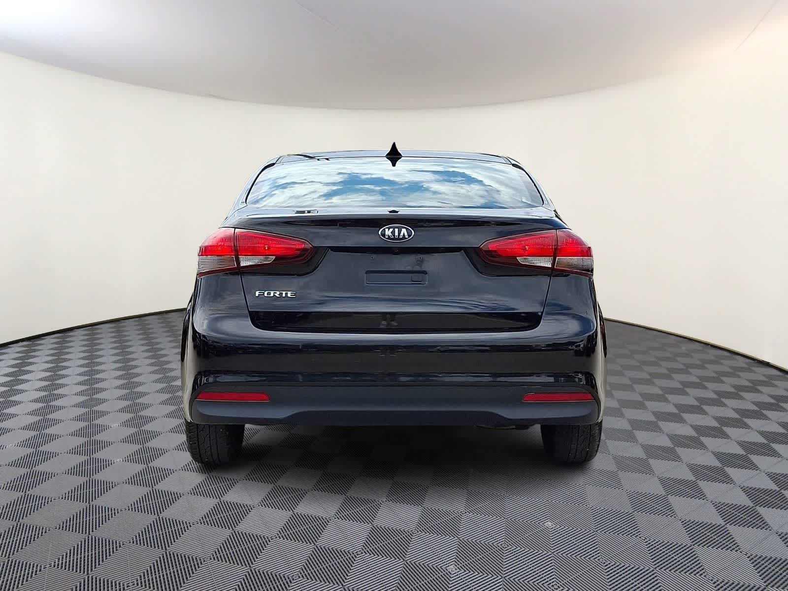 Thumbnail: 2018 Kia Forte - 6