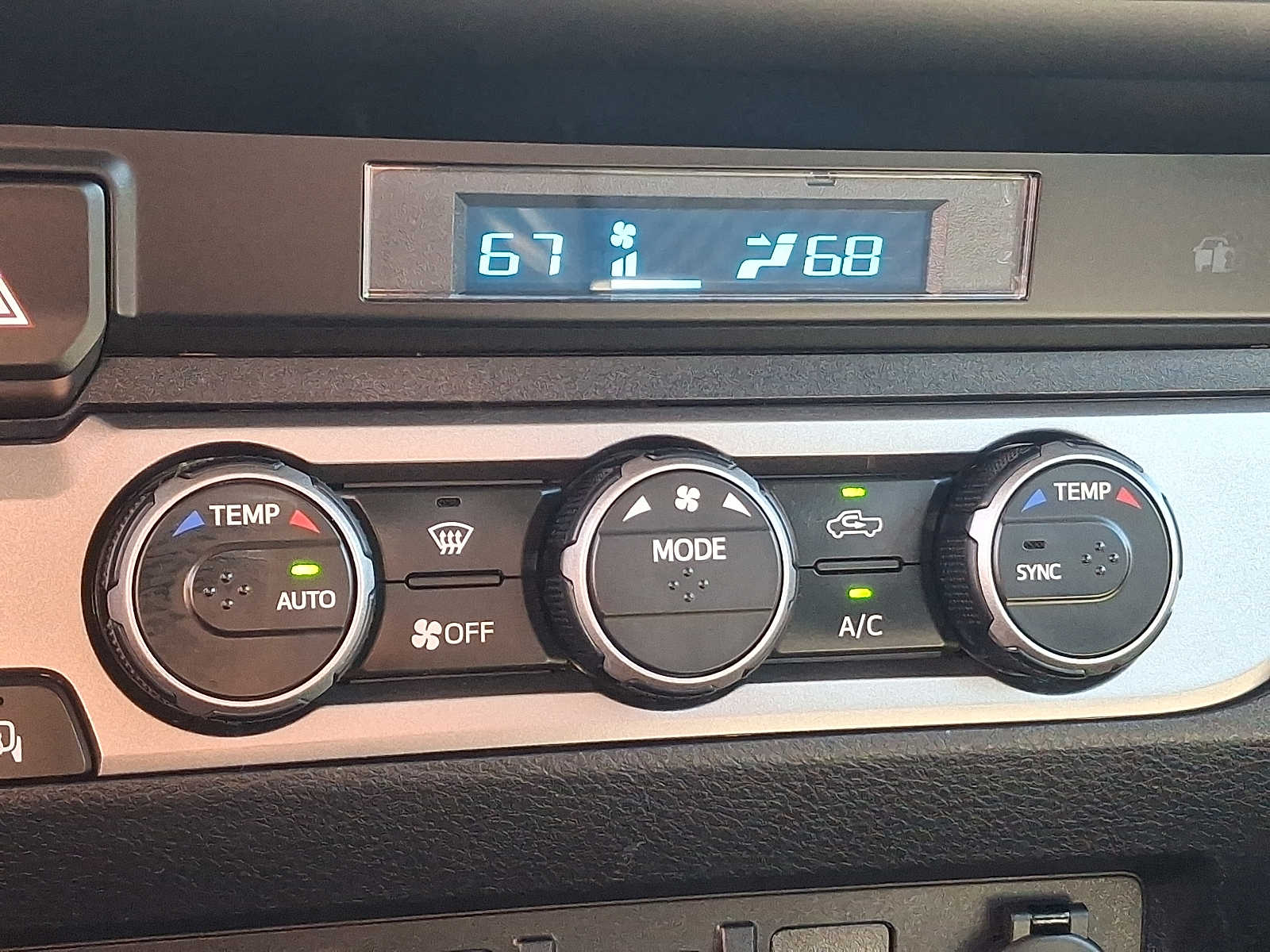 Thumbnail: 2022 Toyota Tacoma - 15