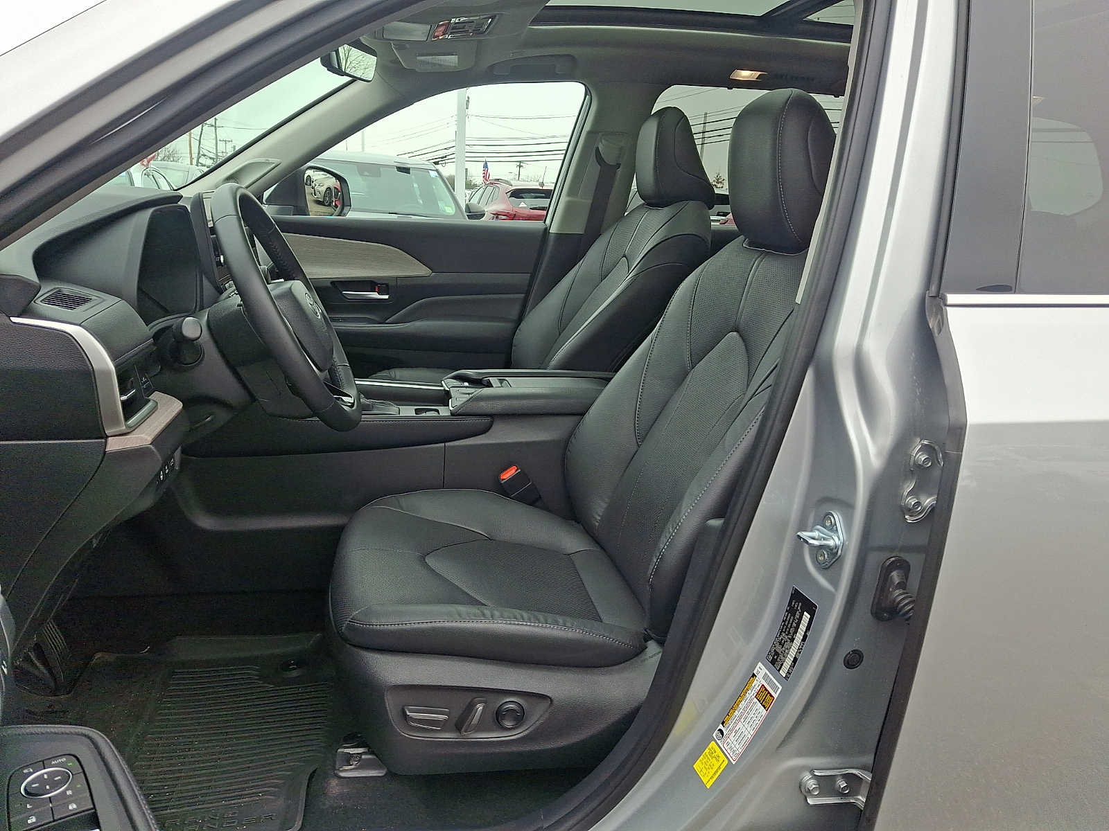 Thumbnail: 2024 Toyota Grand Highlander - 18