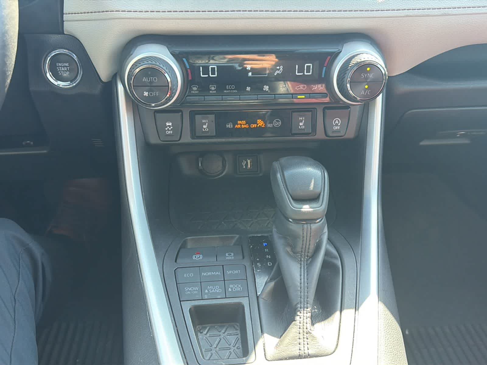 Thumbnail: 2024 Toyota RAV4 - 17