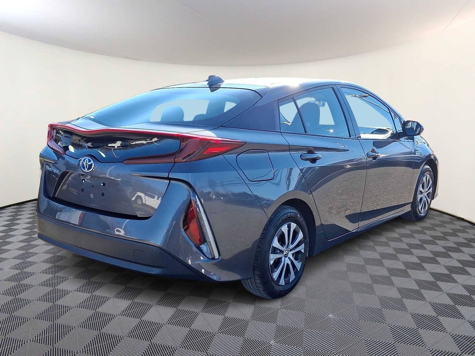 Thumbnail: 2020 Toyota Prius Prime - 6