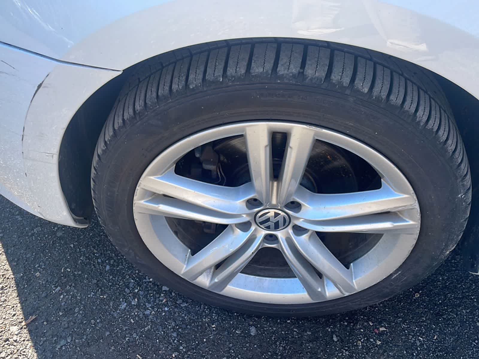Thumbnail: 2014 Volkswagen Passat - 20