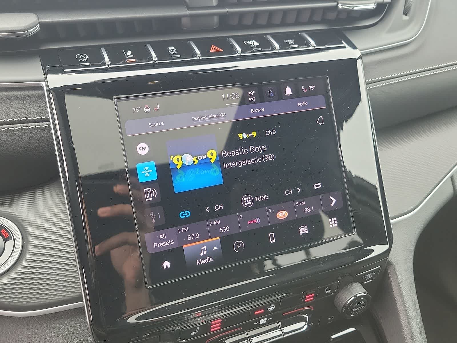 Thumbnail: 2025 Jeep Grand Cherokee - 18