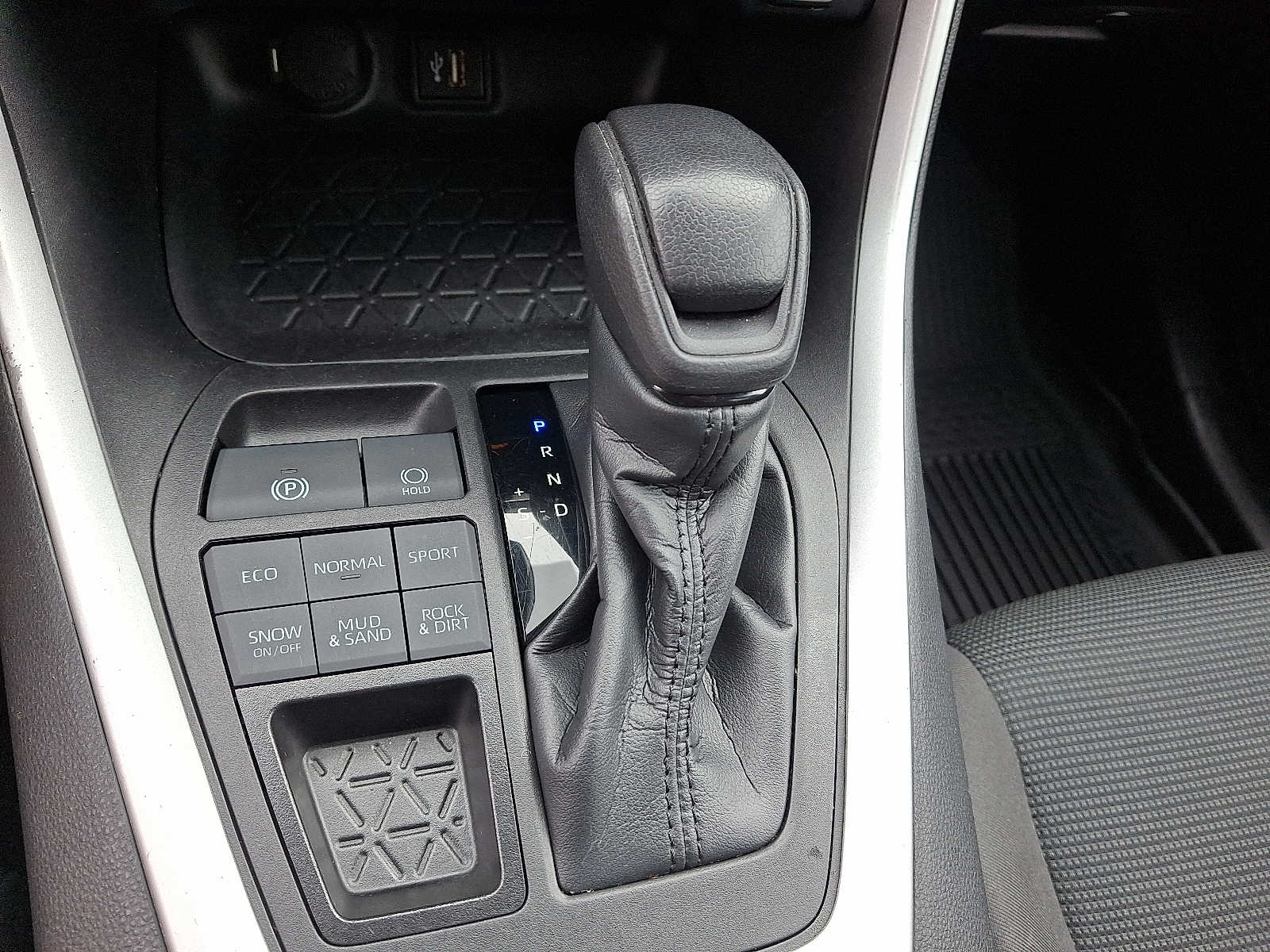 Thumbnail: 2023 Toyota RAV4 - 17