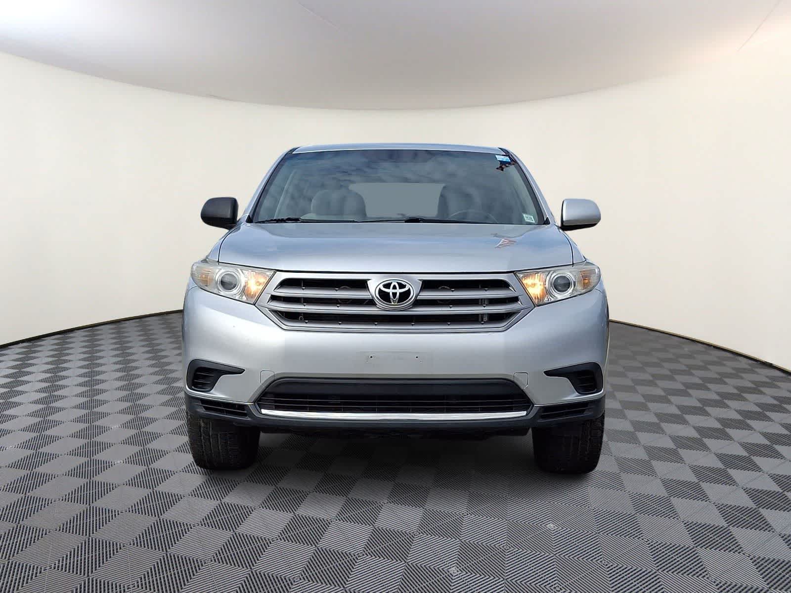 Thumbnail: 2013 Toyota Highlander - 3