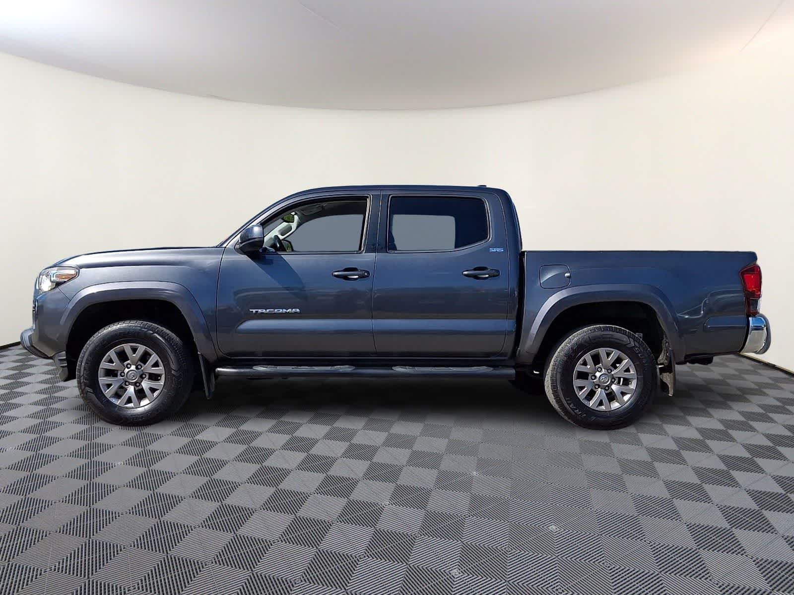 Thumbnail: 2018 Toyota Tacoma - 10