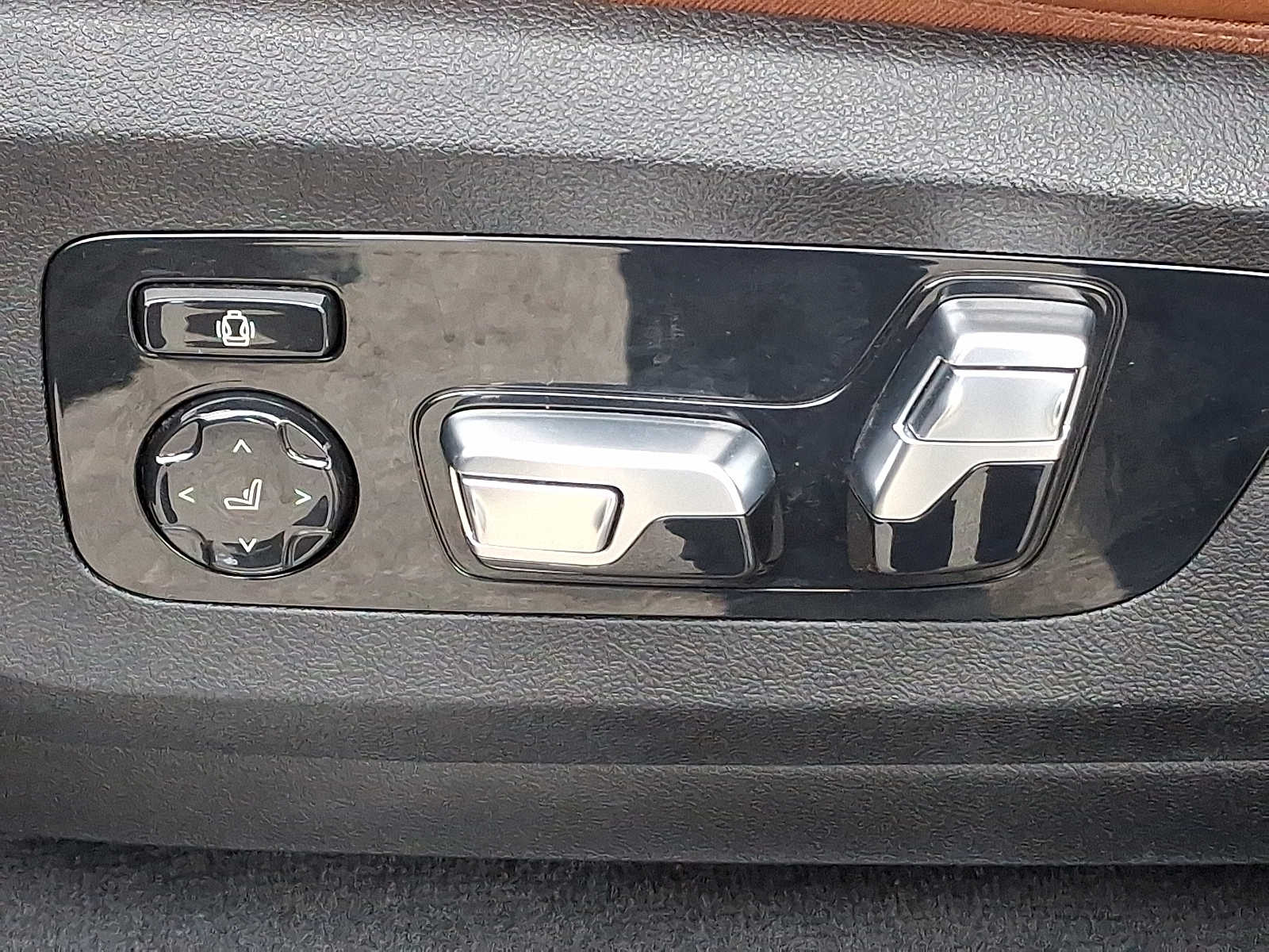 Thumbnail: 2023 BMW X7 - 30