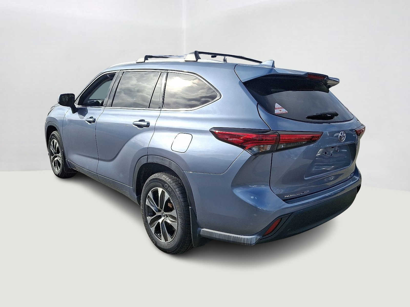 Thumbnail: 2022 Toyota Highlander - 9