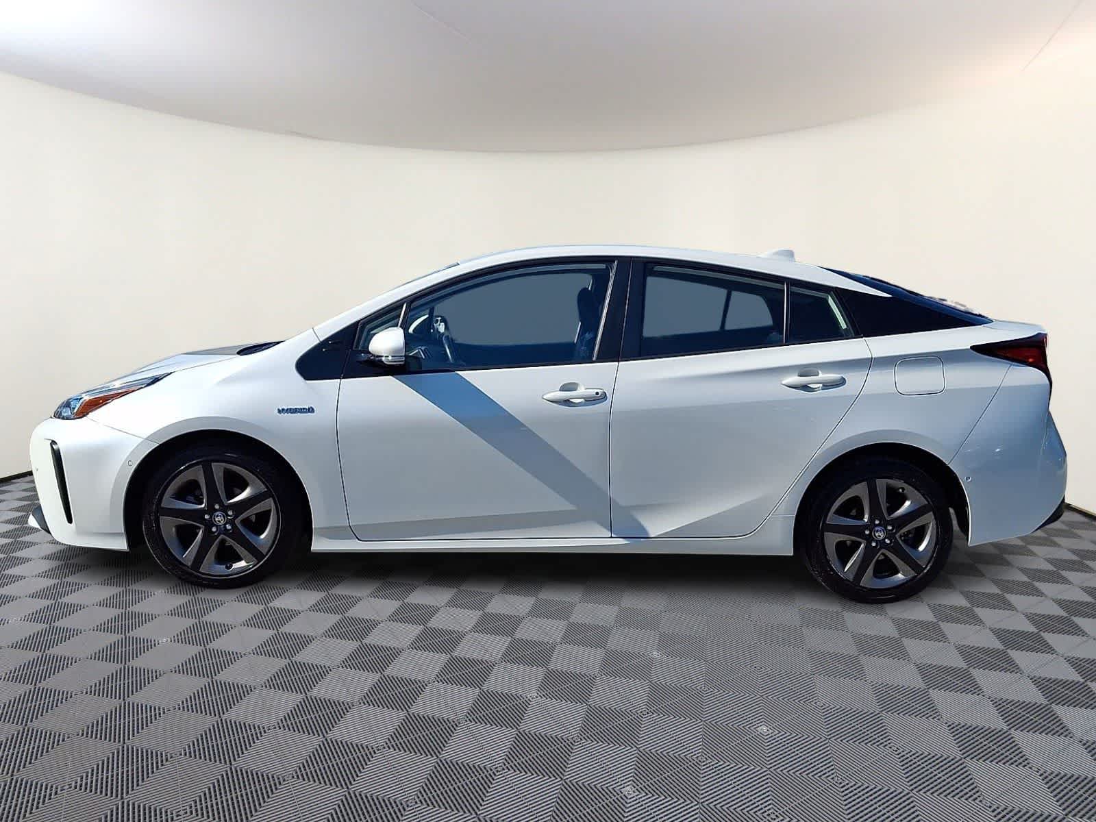 Thumbnail: 2020 Toyota Prius - 10